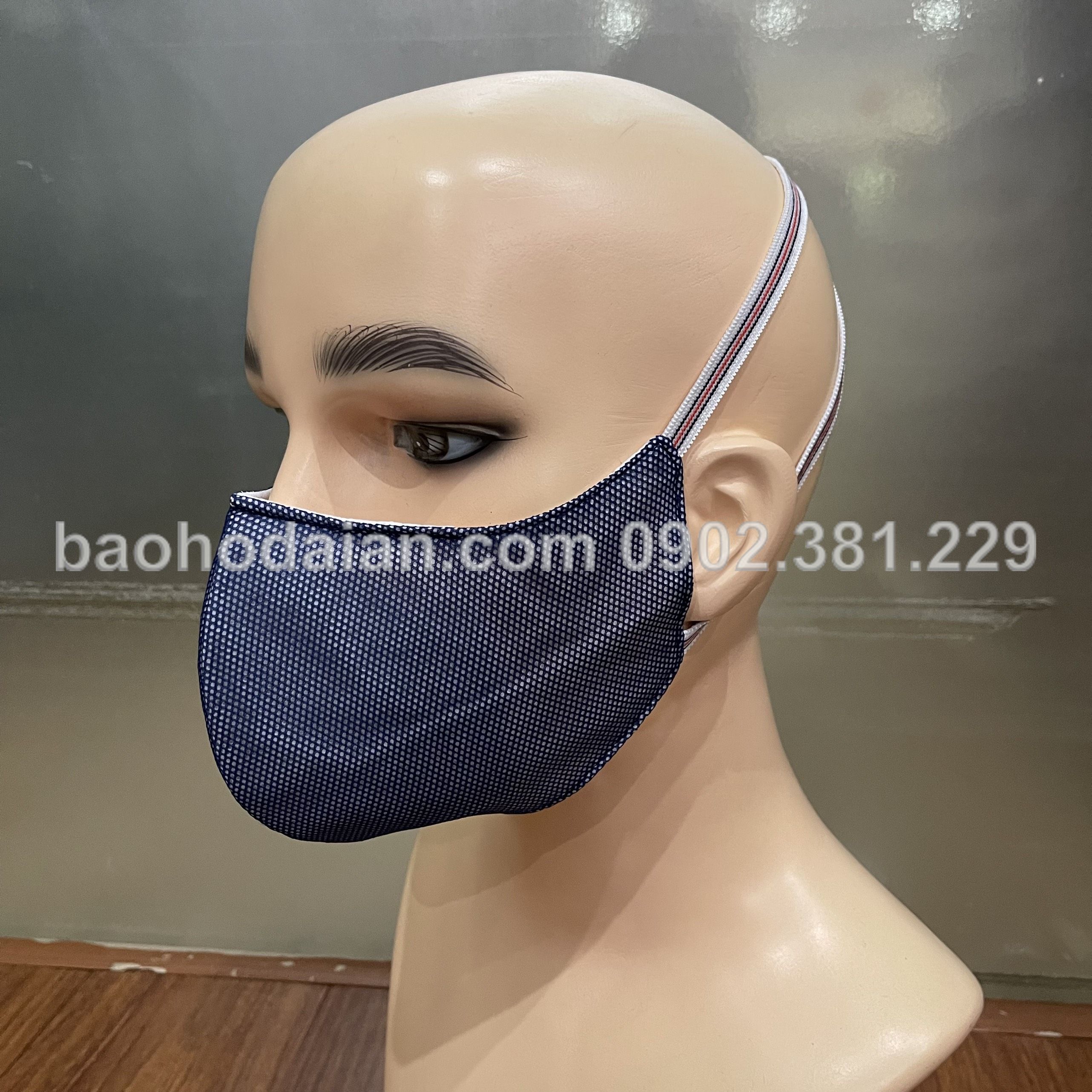 Khẩu trang vải 4 lớp than hoạt tính cột sau đầu 630 (3 cái)