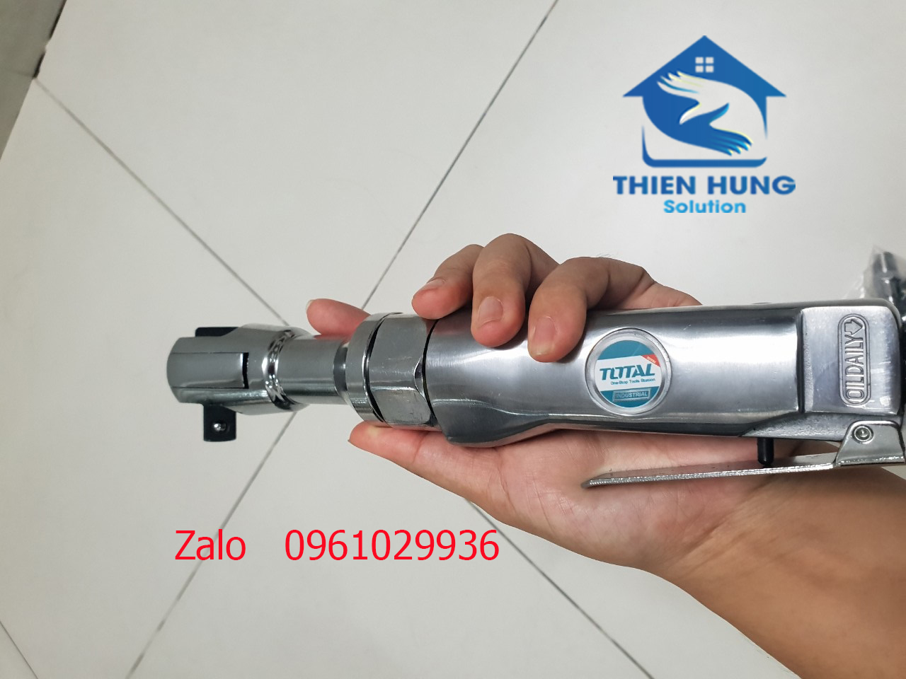 Cần siết 2 chiều khí nén Total TAT10121