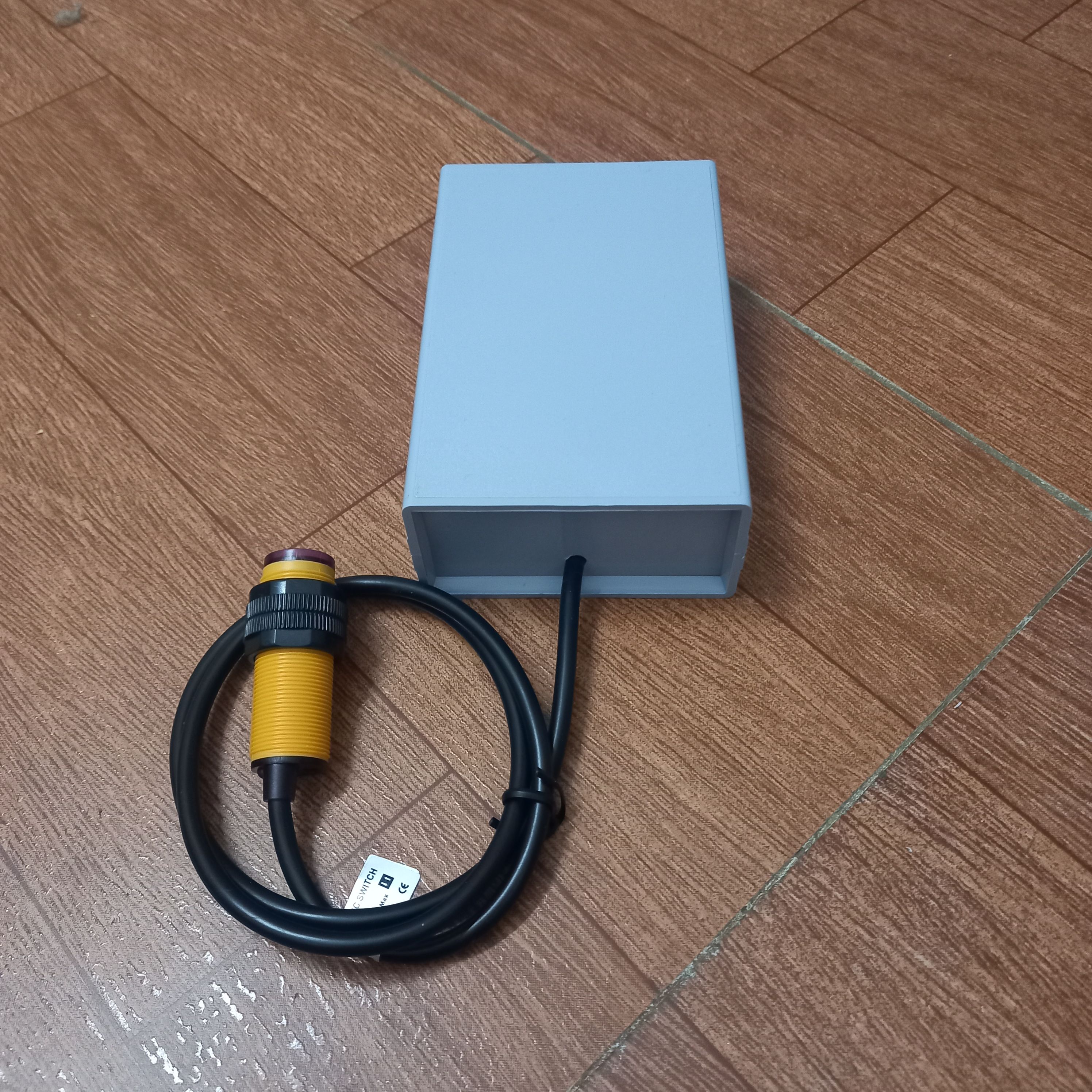 Công tắc bật tắt đèn nhà tắm tự động (MÃ SP: CBTC002)