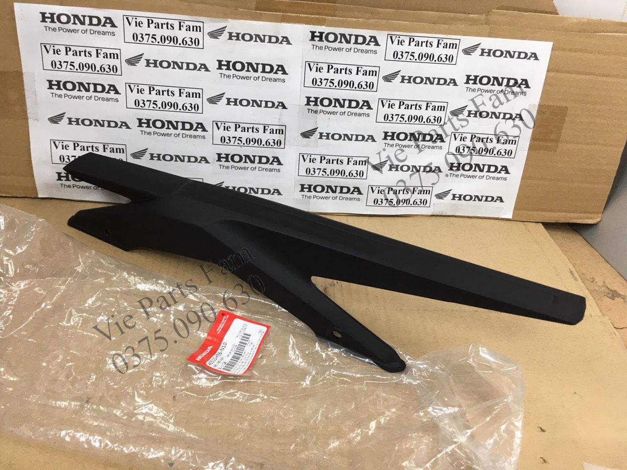 Nhựa nhám Winner đời đầu, Winner V1 (màu đen - bán lẻ theo từng món), hàng din Honda mới 100%