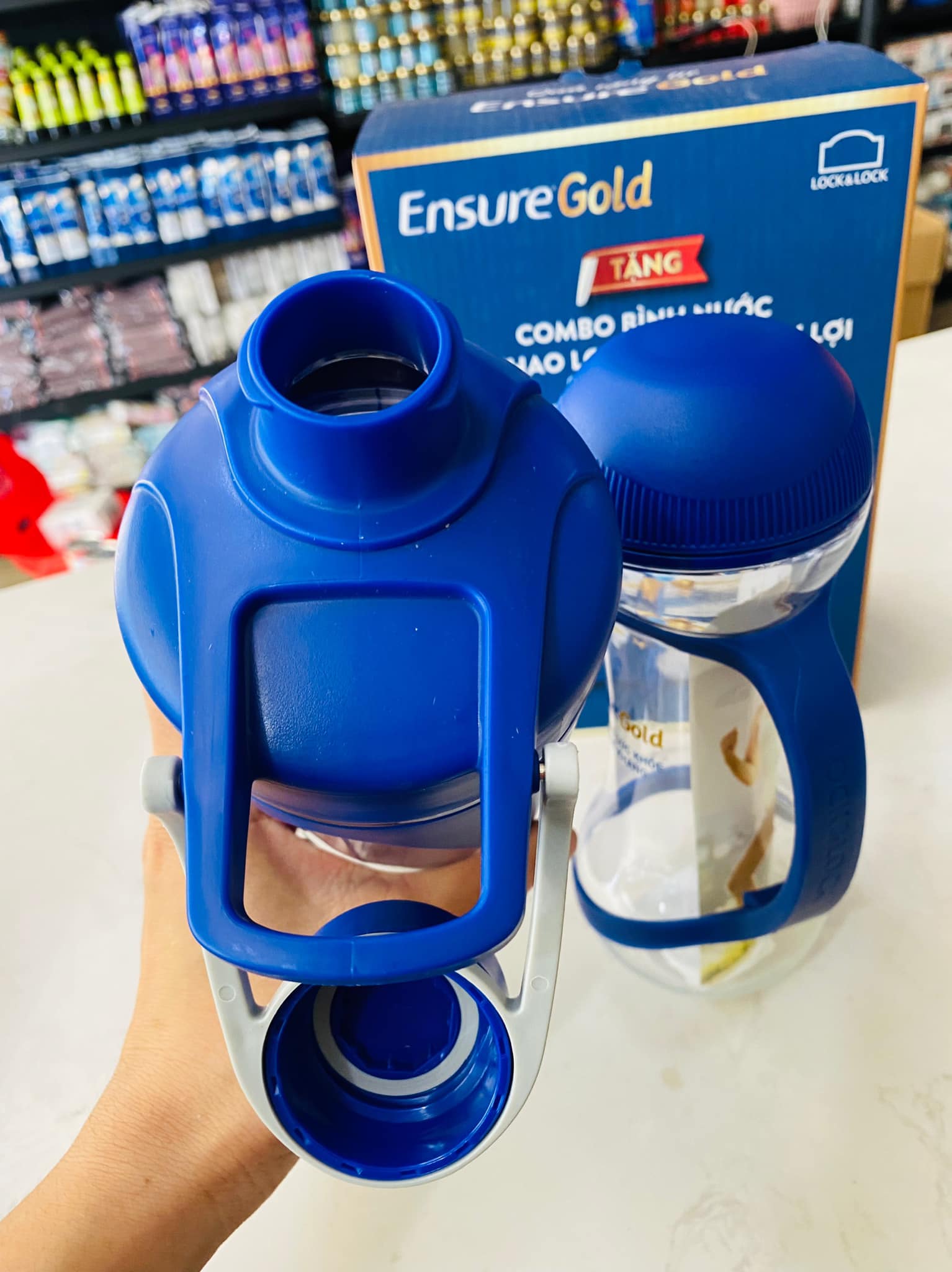 COMBO BÌNH NƯỚC THỂ THAO + BÌNH LẮC LOCK & LOCK(QUÀ TẶNG TỪ ENSURE)