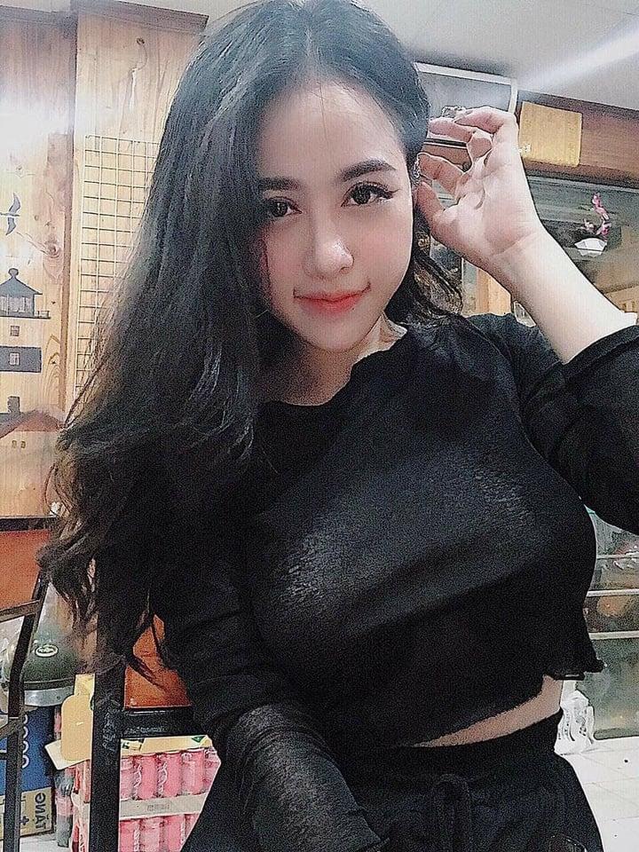 Áo lụa croptop body tay dài phối viền sóng cổ và eo TTKX0317
