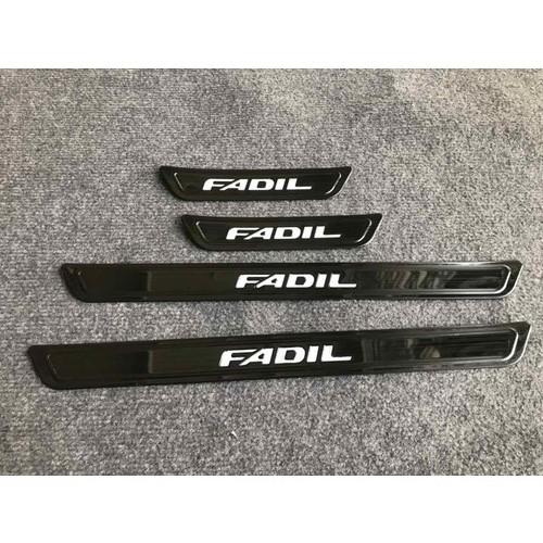 Ốp bậc ngoài Fadil 2019 titan