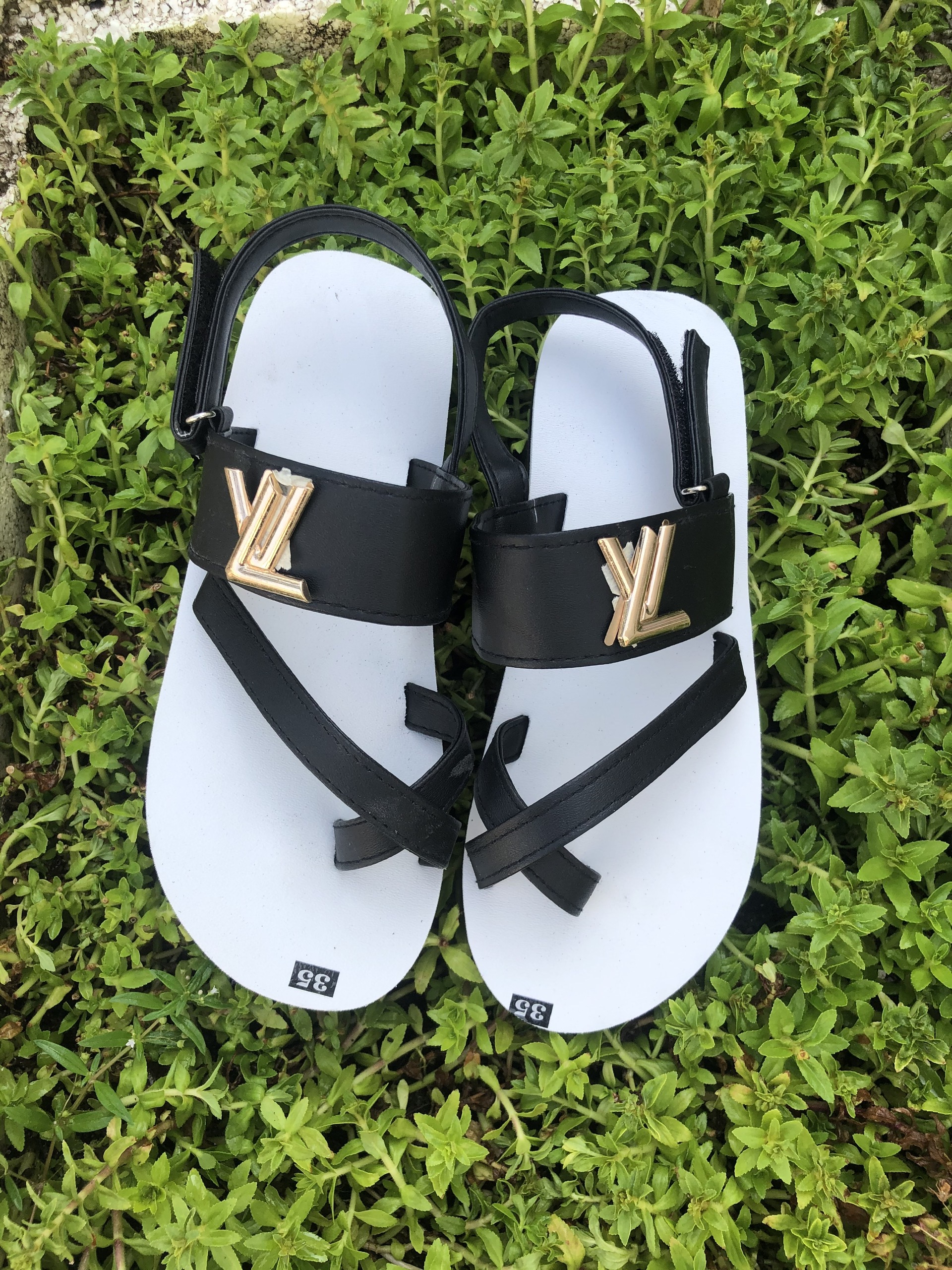 sandal chíp chíp ( sandal nam nữ đế trắng quai đen )