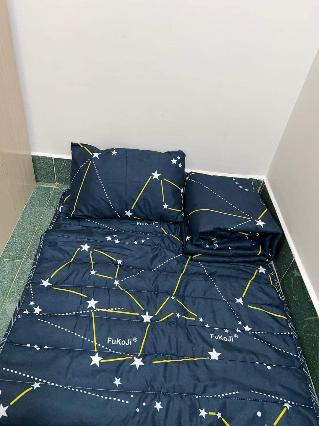 Bộ nệm văn phòng 4 món ( nệm 80*1m9*3cm , gối 35*50cm , mền 1m2*2m ,túi đựng )