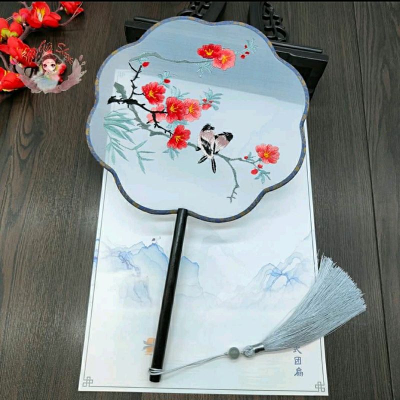 Quạt tròn cổ trang quạt thêu cao cấp