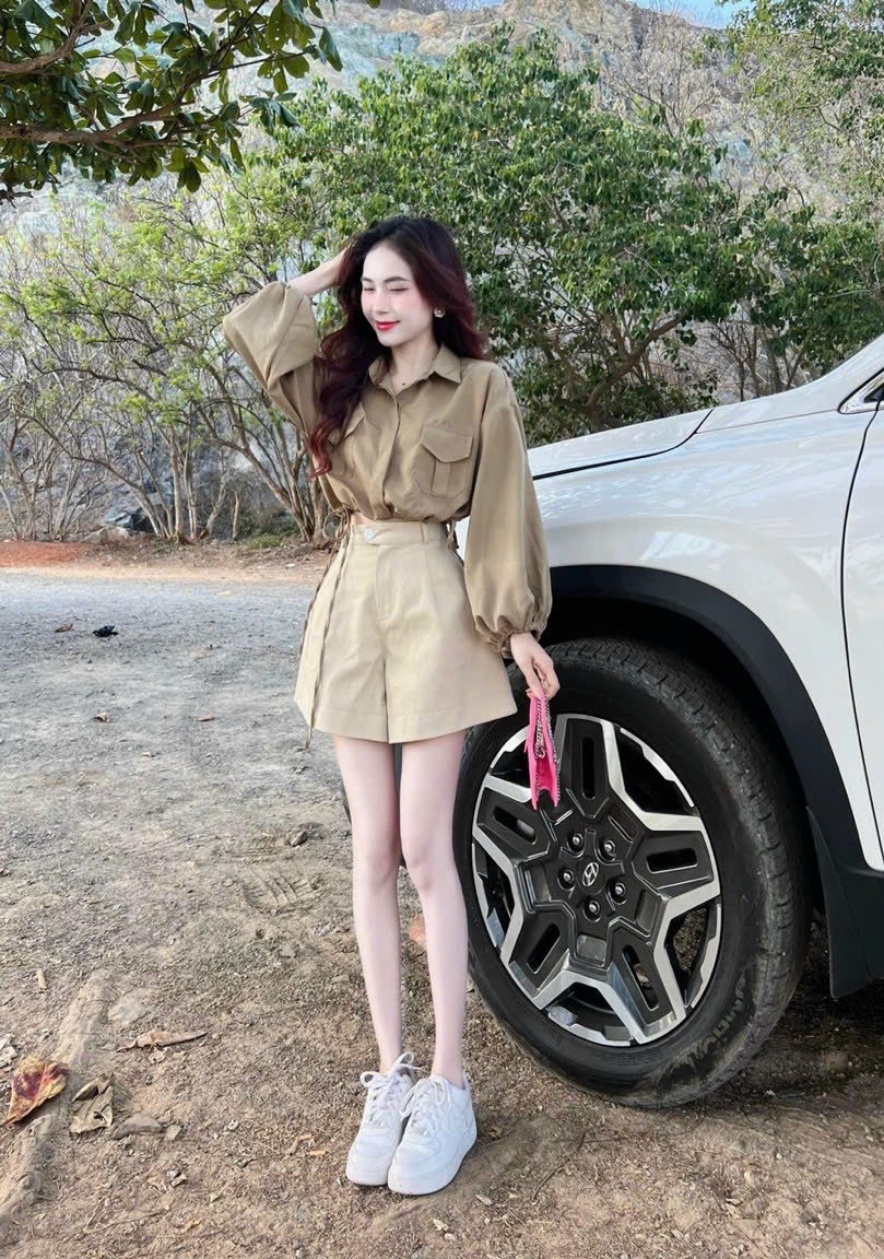 Sét bộ thời trang nữ mặc đi chơi chất cotton lạnh áo sơmi tay phồng dài túi trước mix quần đùi ống rộng xinh xắn