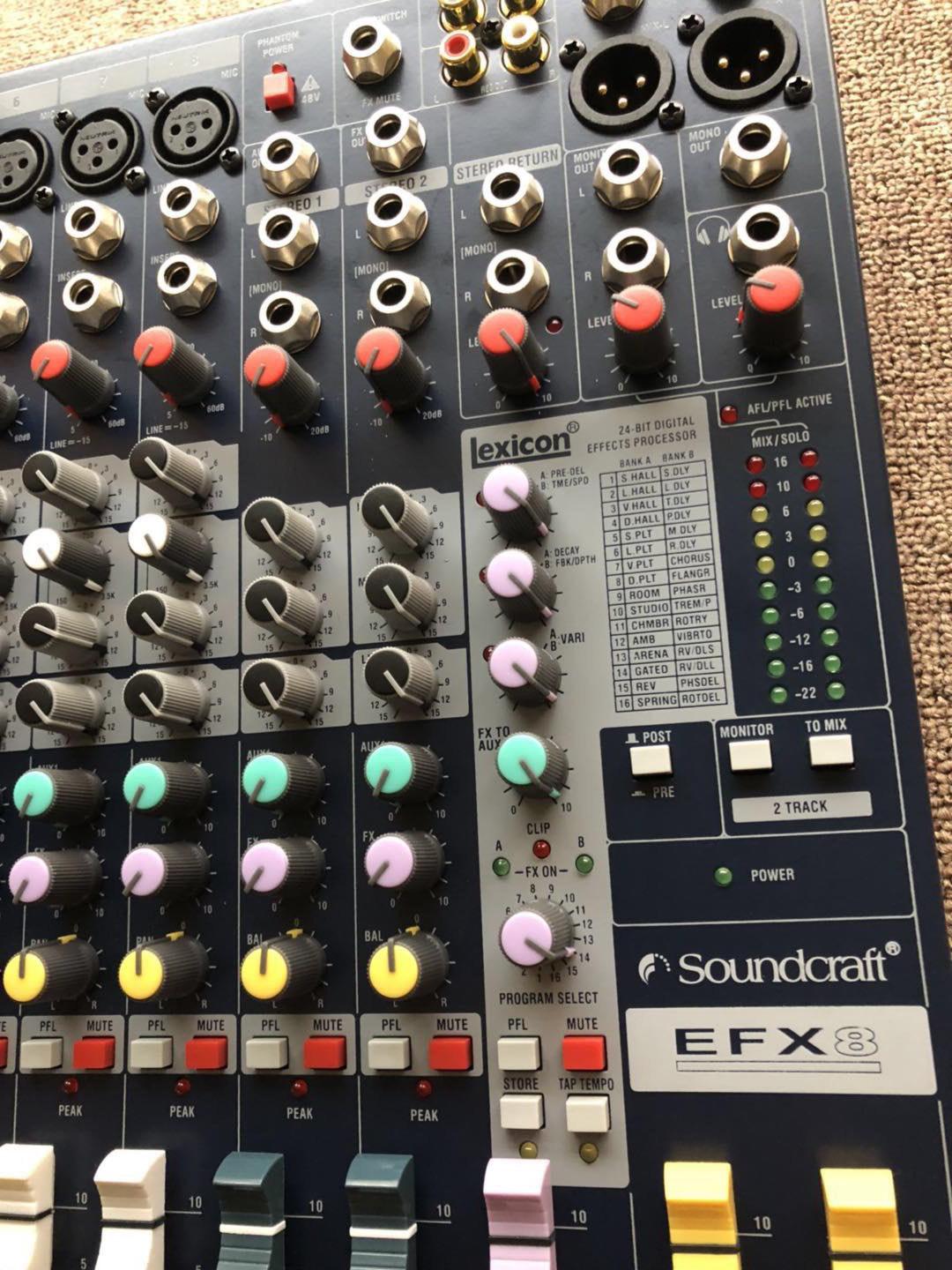 Bàn mixer Soundcraft EFX8