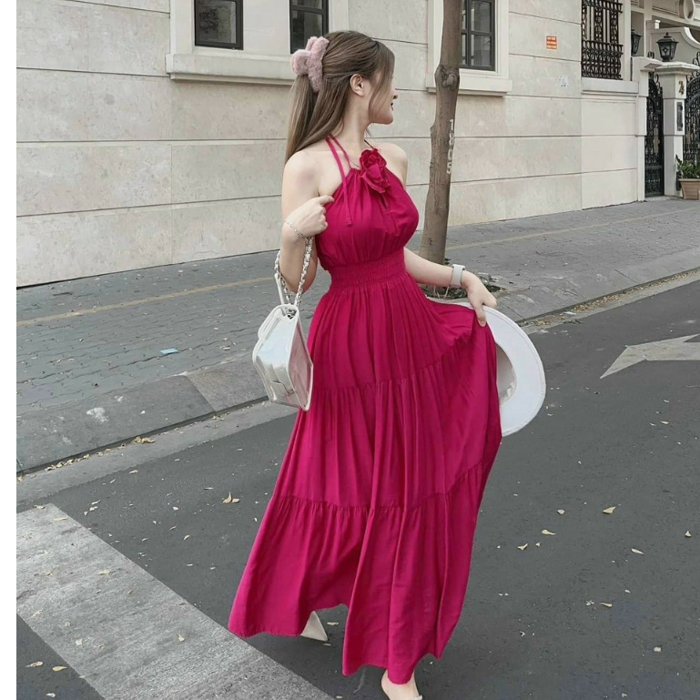 Đầm dáng dài cổ yếm cài bông bo eo duyên dáng, cá tính, đáng yêu