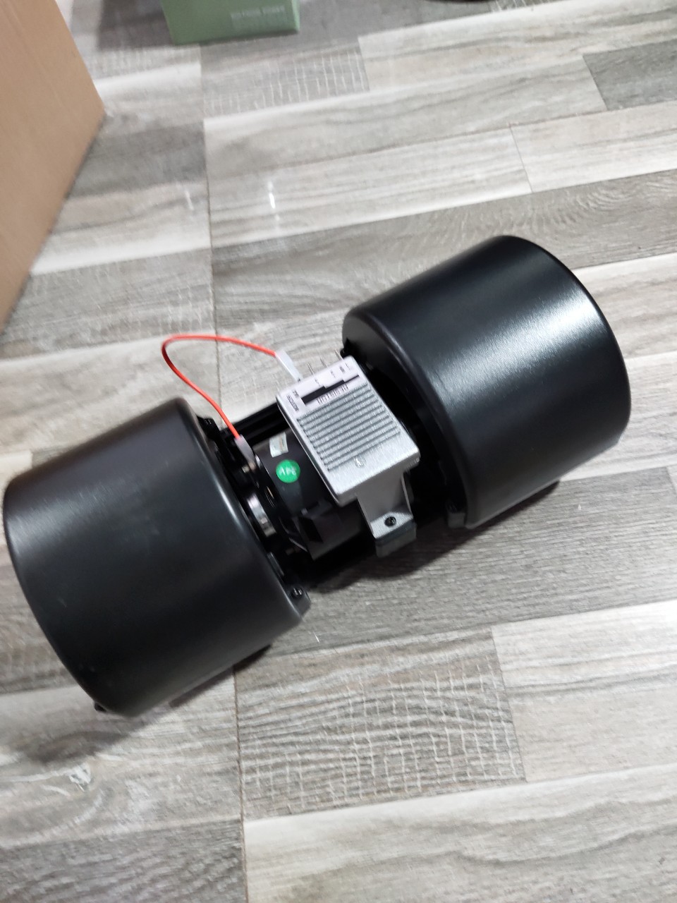 Phụ kiện ô tô: Quạt dàn lạnh săm-cô 24v