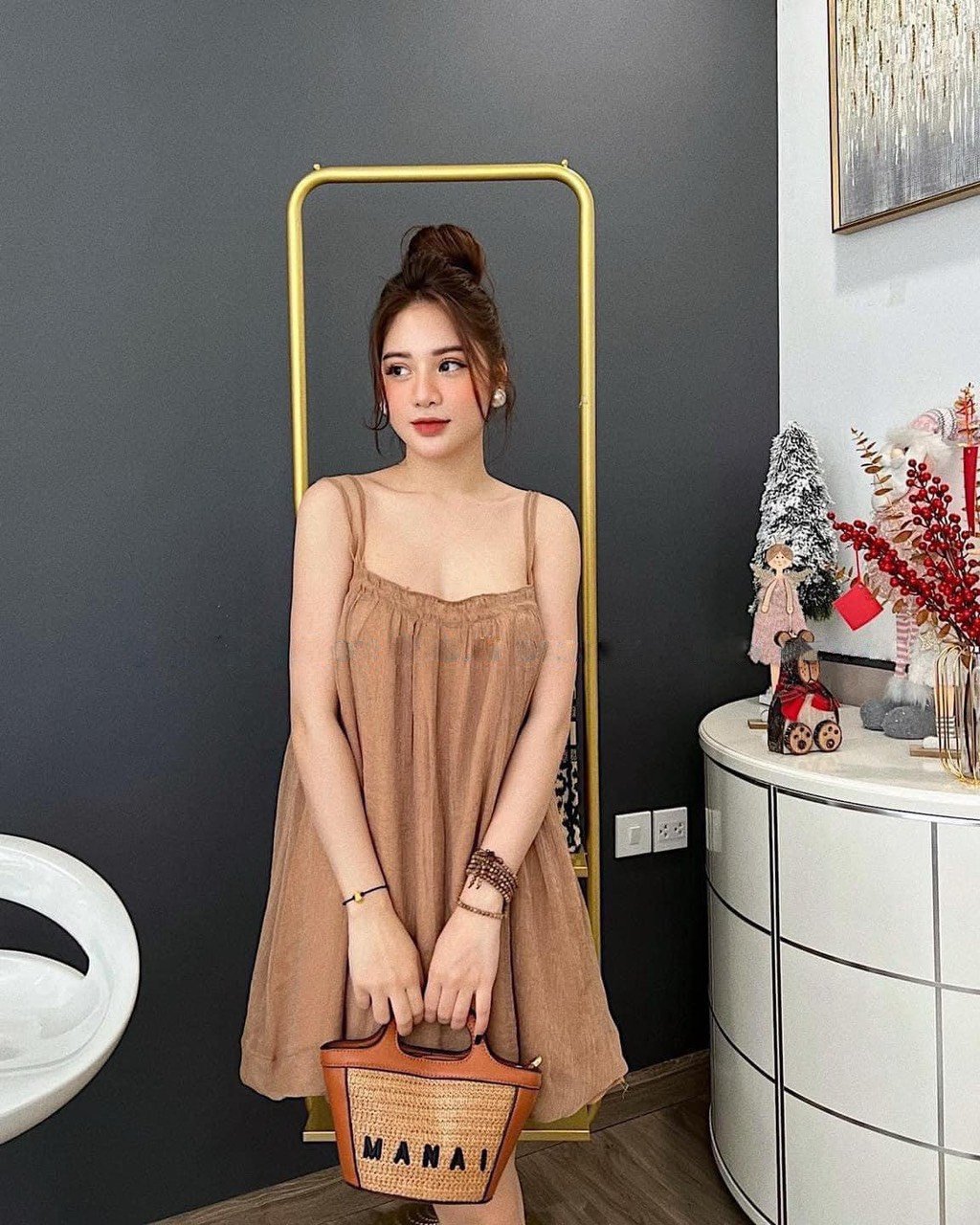Đầm 2 dây nữ - chất đũi xinh xắn t84