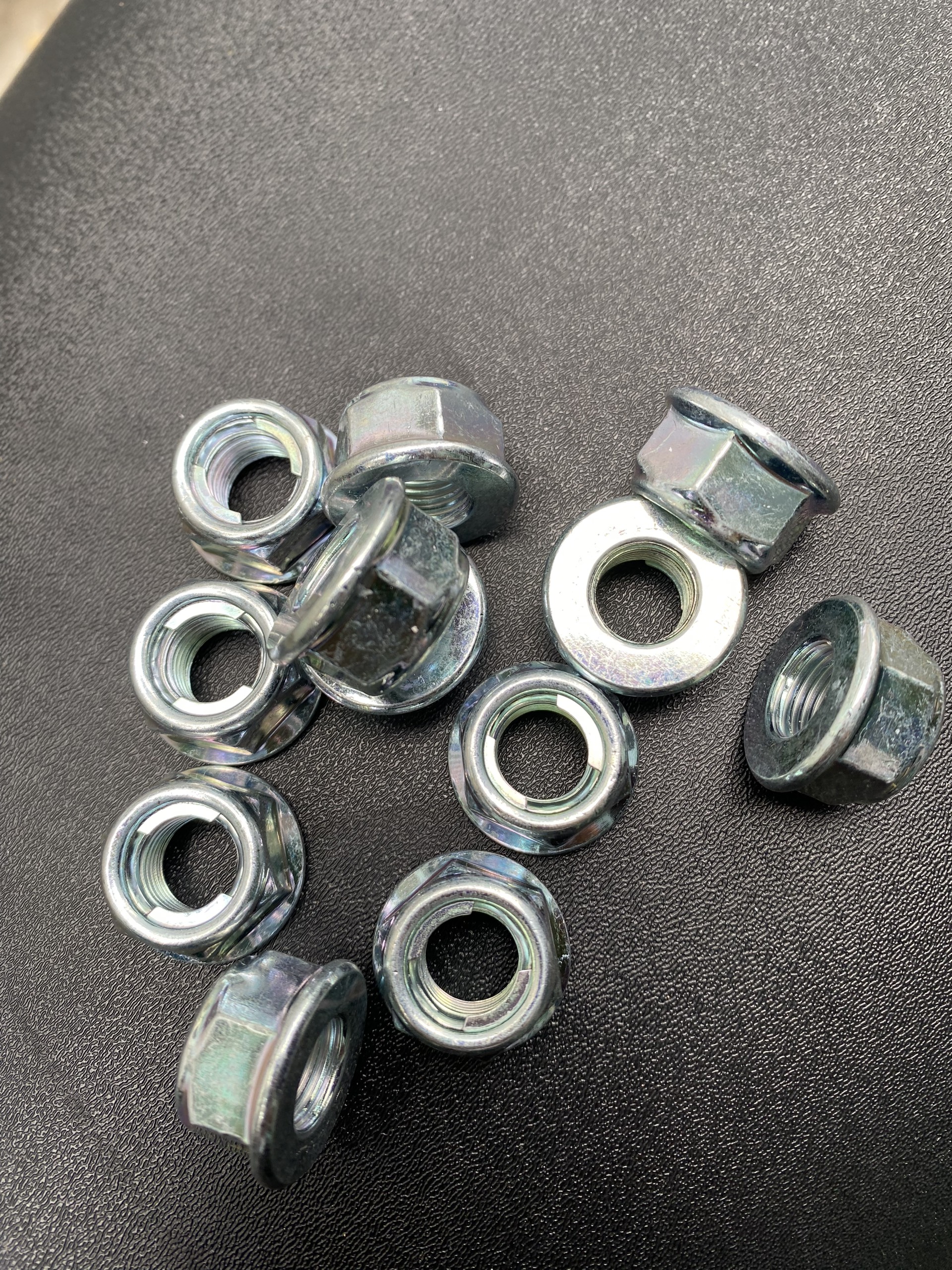 Ốc trục trước + sau 12mm zin Chất Lượng