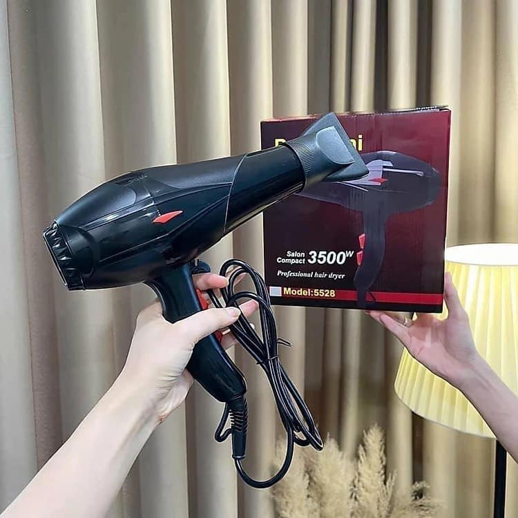 Máy sấy tóc lớn