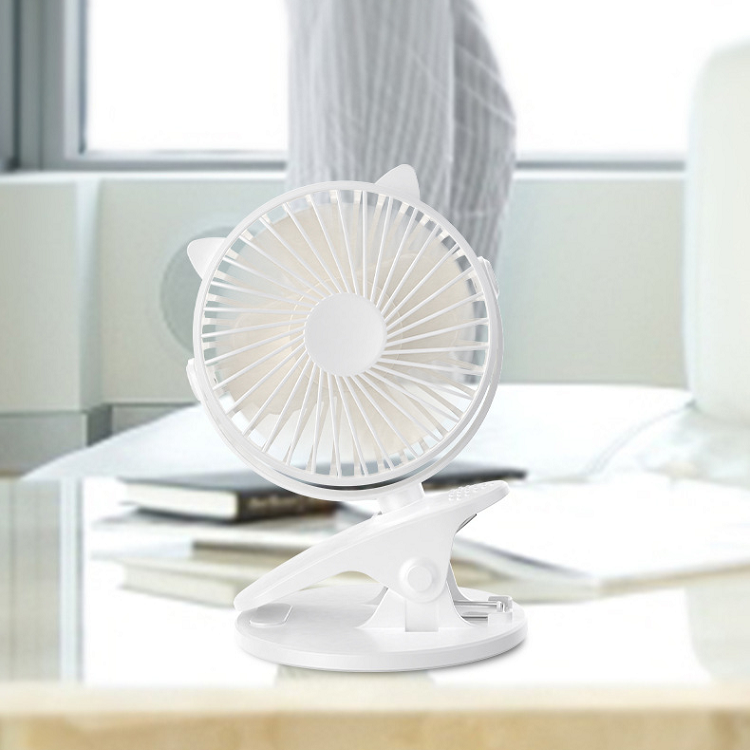 Quạt mini để bàn có kẹp xoay 360° ( Tặng pin khủng 18650 )