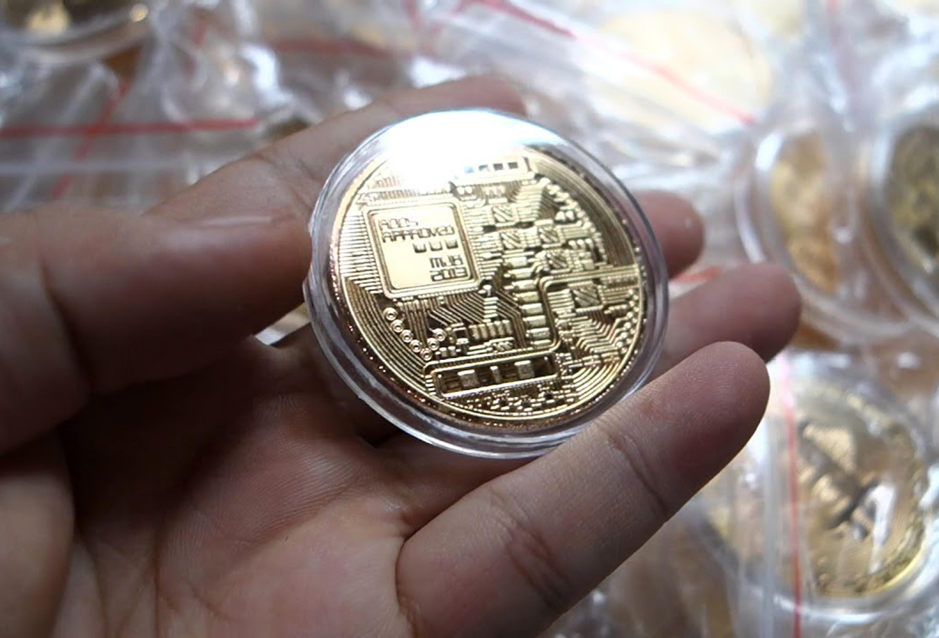 [HCM]Đồng Tiền May Mắn Mạ Vàng Bitcoin H008