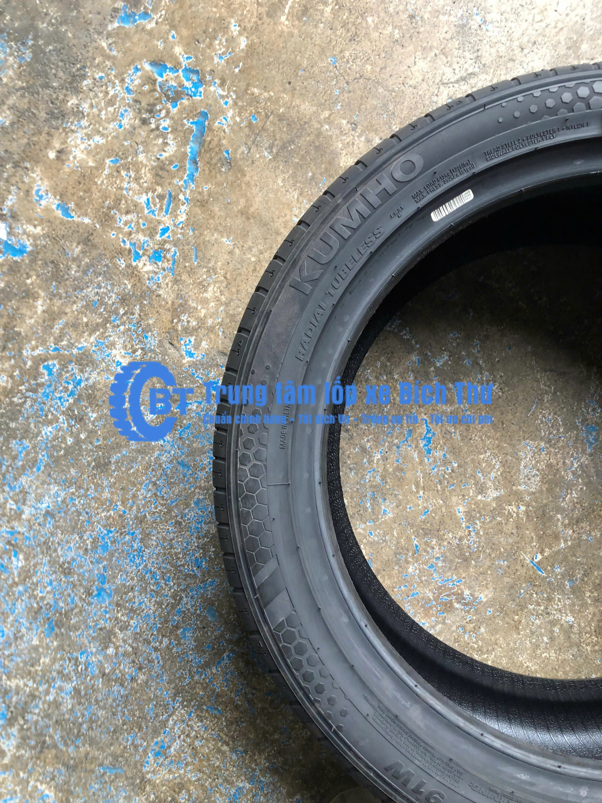 Tire. 225/45R17 ES31