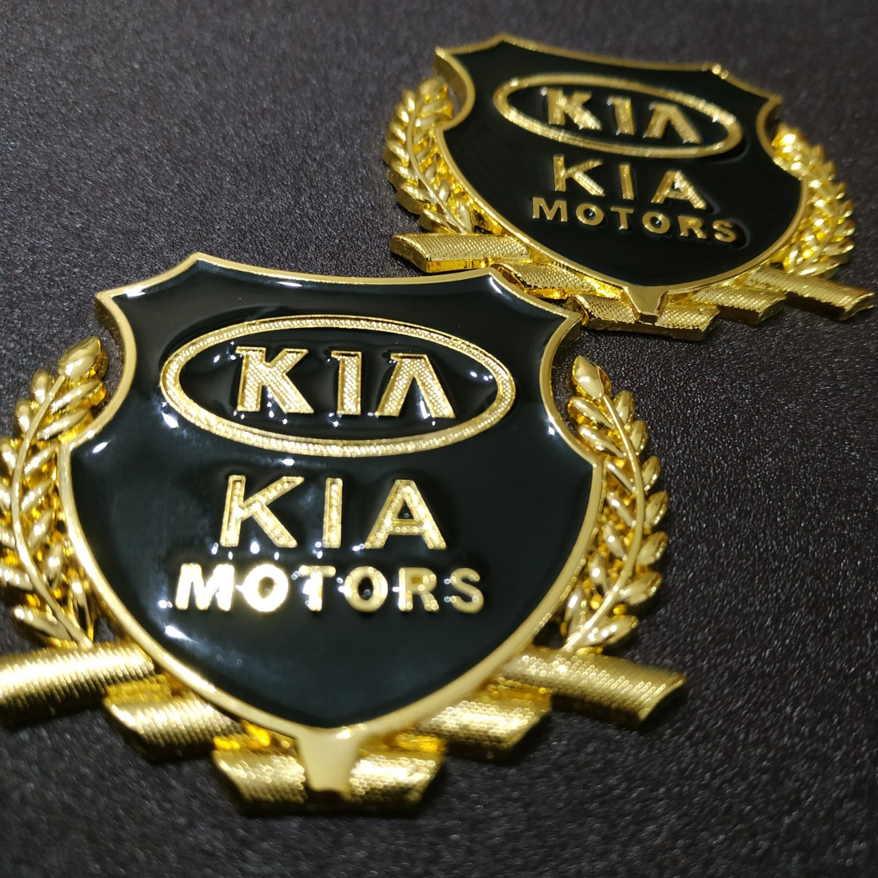 Cặp Logo bông lúa 5.1x5.5cm Kia motor hợp kim