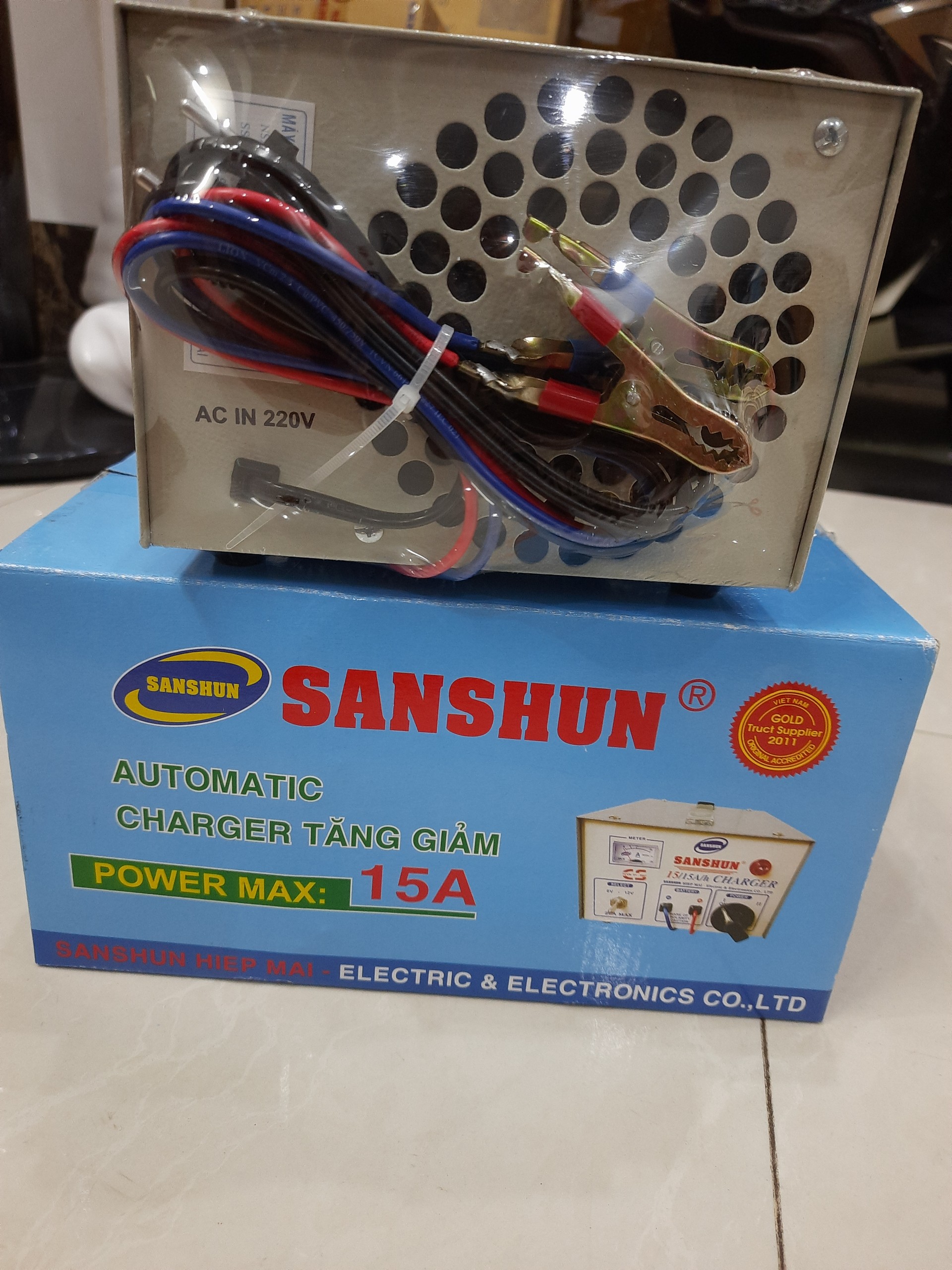 [HCM]SẠC BÌNH ẮC QUY SANSHUN 15AH ( nhà máy bỏ chế dộ 6v)