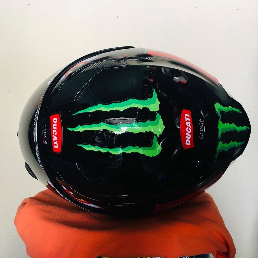 Nón ROYAL M138B đen bóng lên tem SHARK MONSTER cực đỉnh ( sẵn đuôi gió và túi đựng nón)
