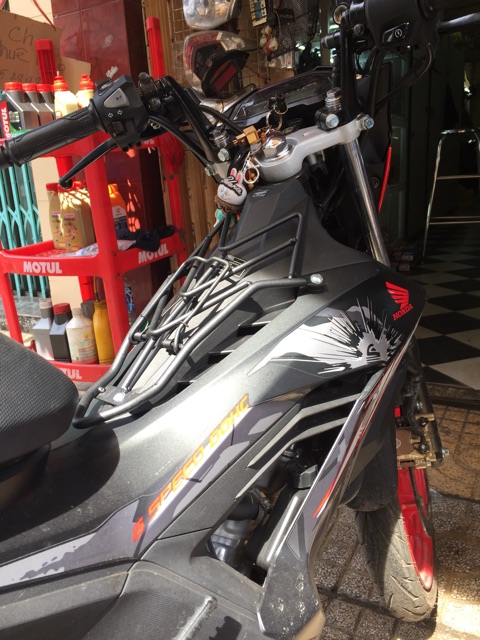 Baga giữa xe sonic màu đen
