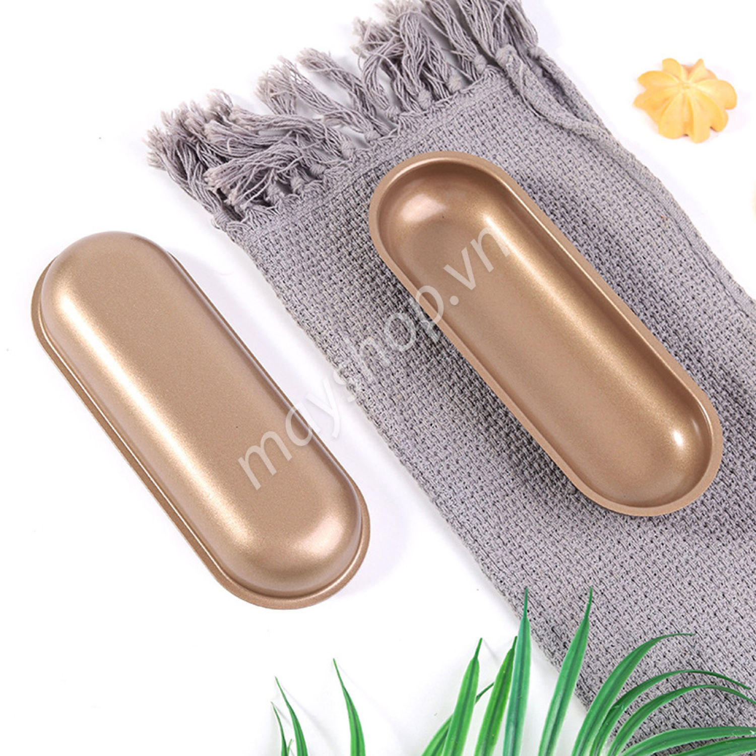 Khuôn bầu dục chống dính màu vàng (19x7x2,5cm)