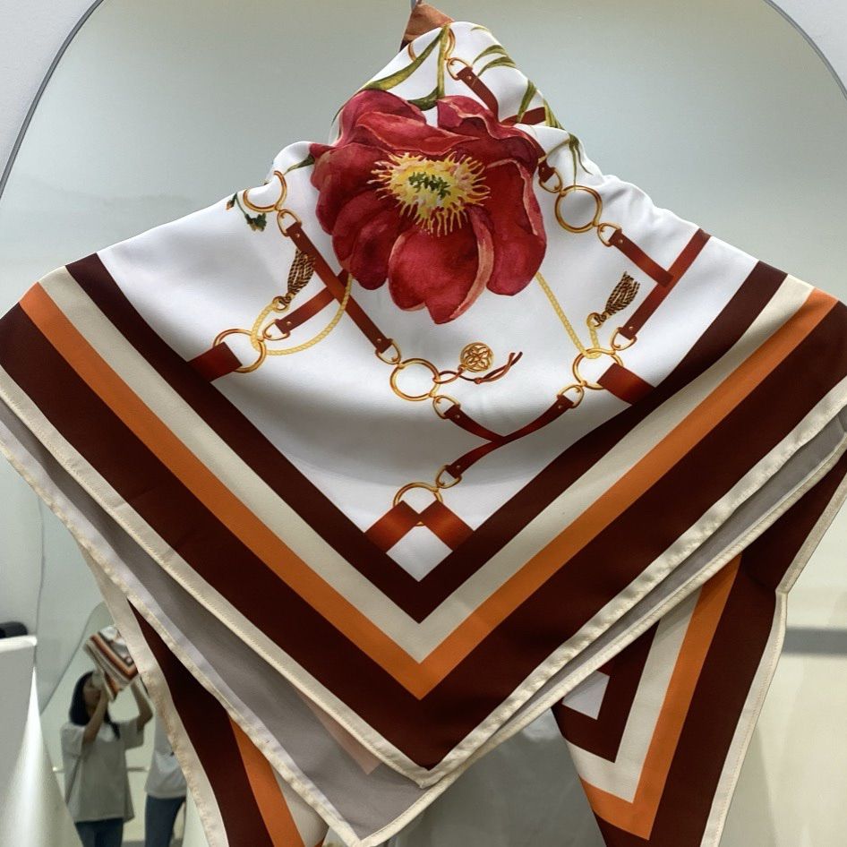 Oceana London - Khăn lụa vuông Hestia Scarf