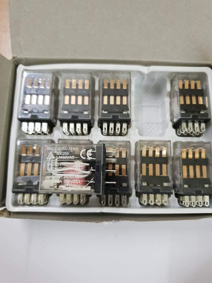 Rơ le trung gian omron 8 chân và 14 chân kèm đế