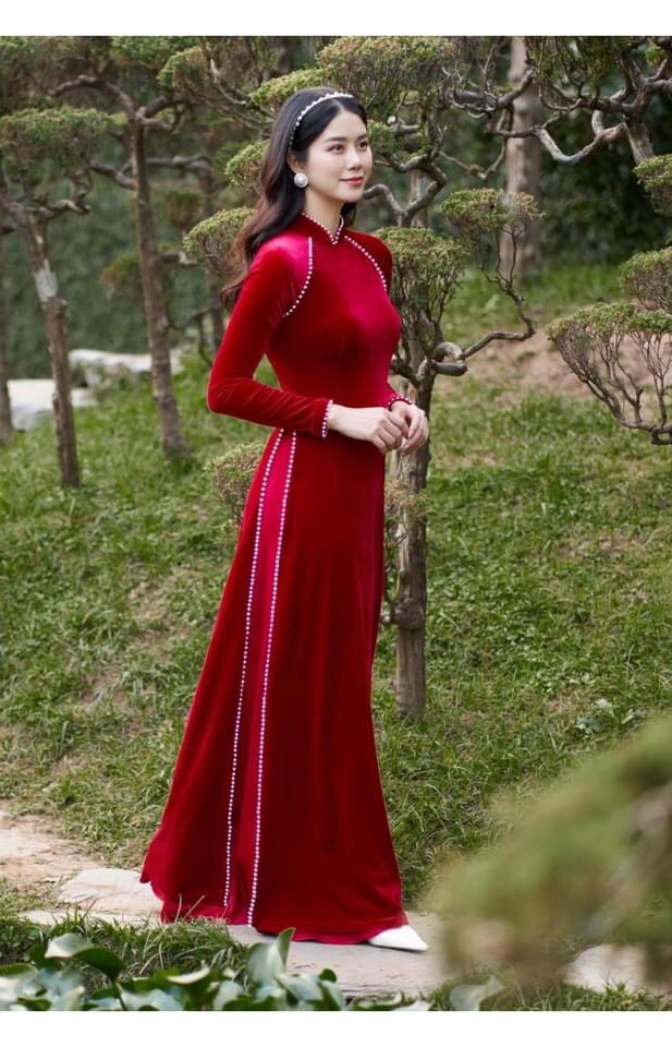 Áo dài lụa nhung đính trai sang chảnh