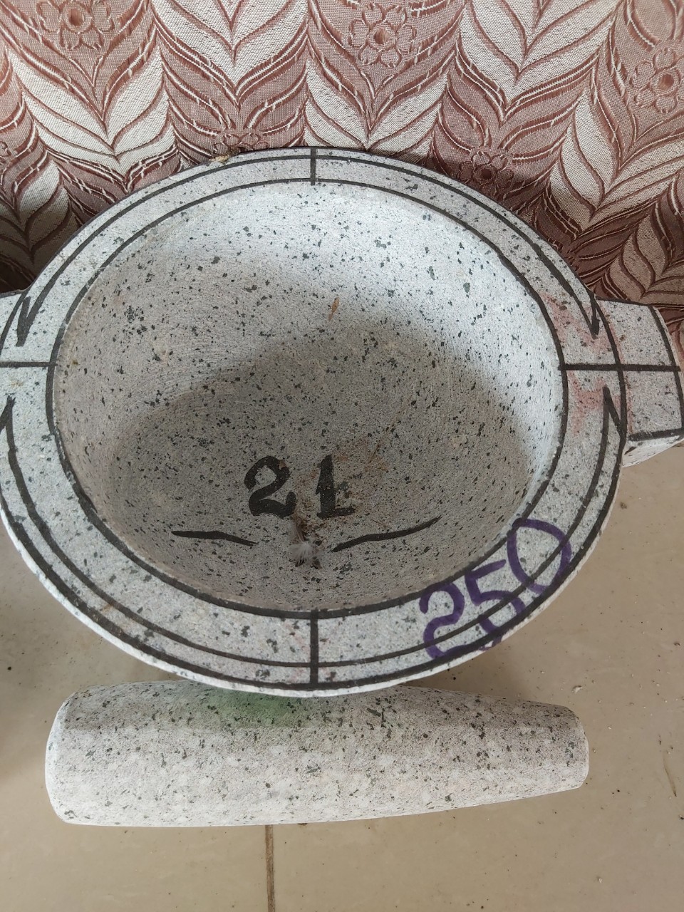 Cối đá đường kính 21cm + chày đá