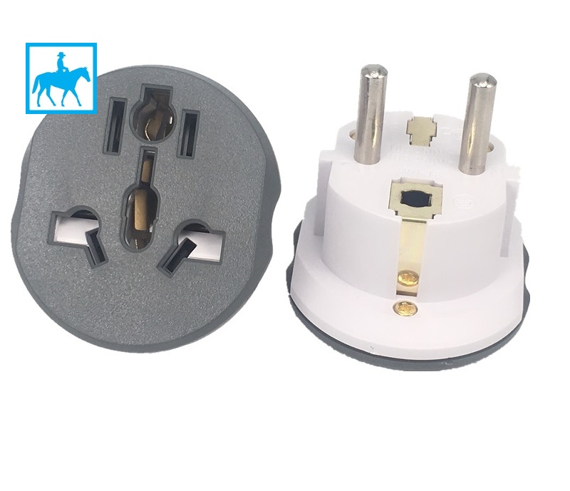 Phích cắm chia 5 đa năng 2200W