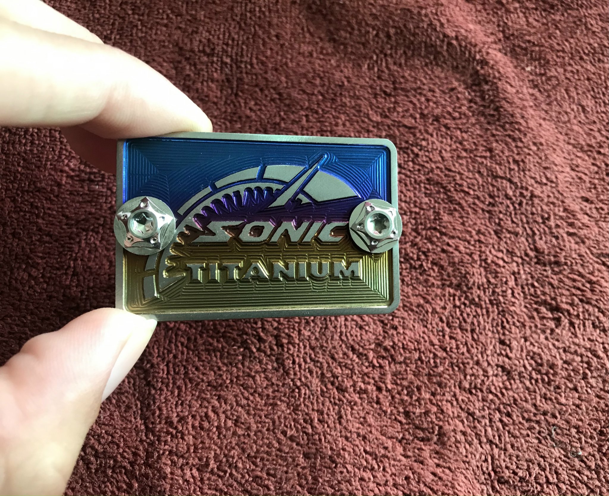 Tem Titan Nắp dầu SONIC