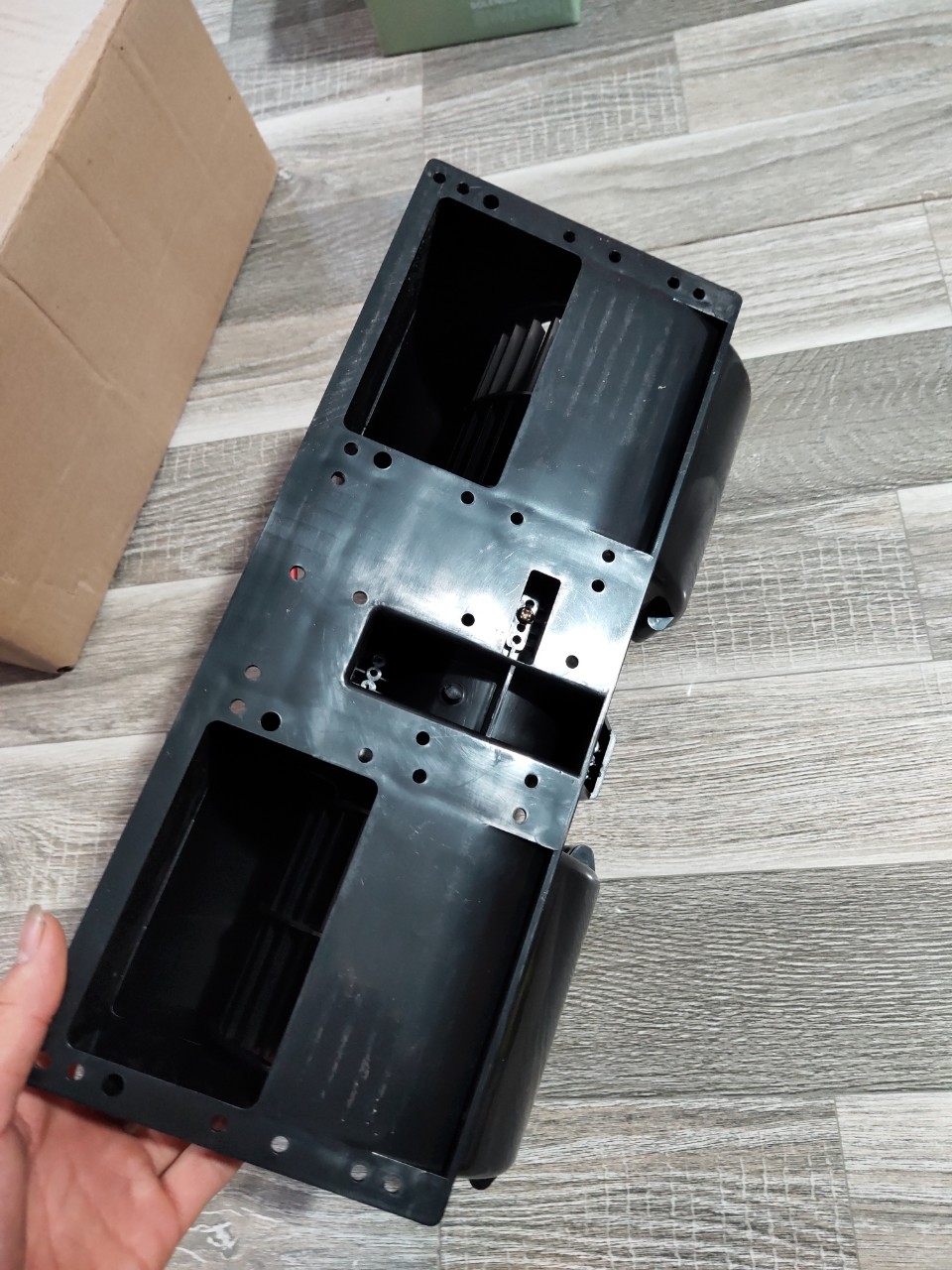 Phụ kiện ô tô: Quạt dàn lạnh săm-cô 24v