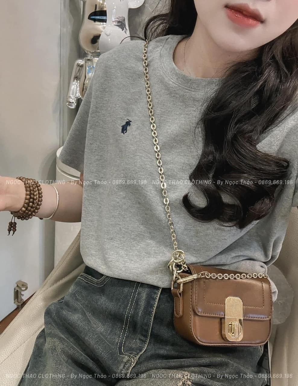 Áo thun cổ tròn thêu ngựa form ôm