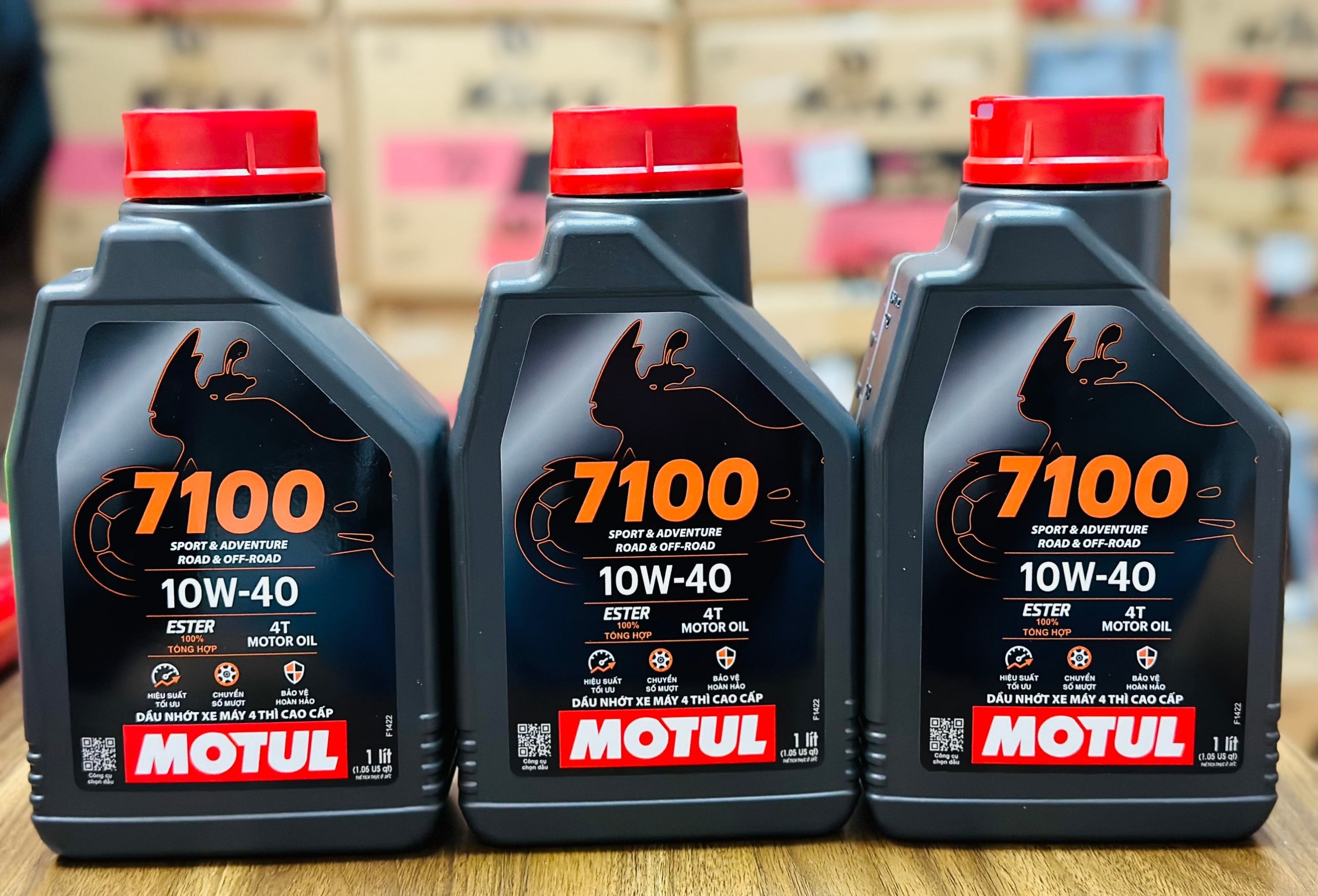 Nhớt Motul 7100 10W40 API SP Full Tổng Hợp Cao Cấp Công nghệ Ester, nhiều dung tích cho xe số, côn tay, xe mô tô PKL