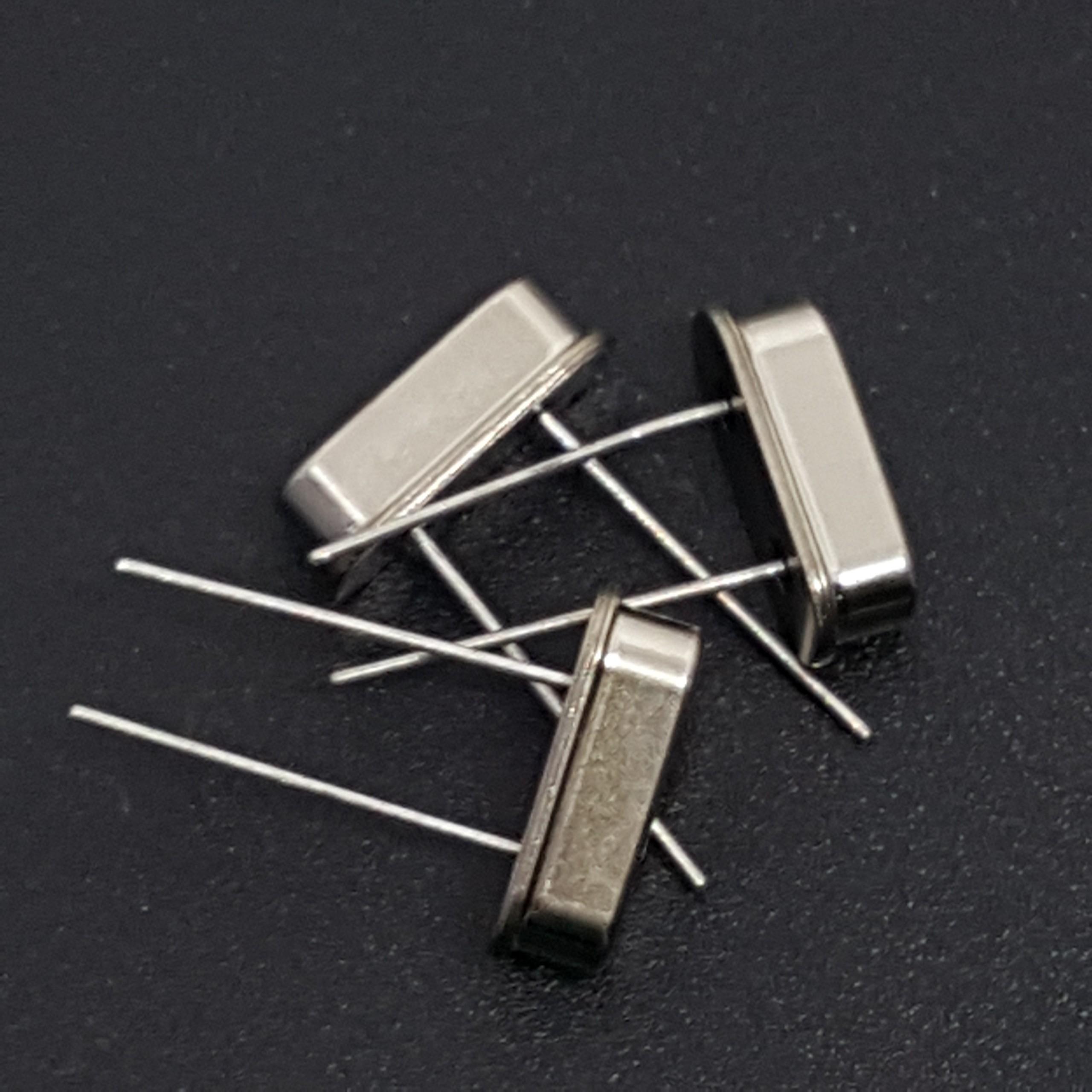 6 con Thạch anh 12Mhz