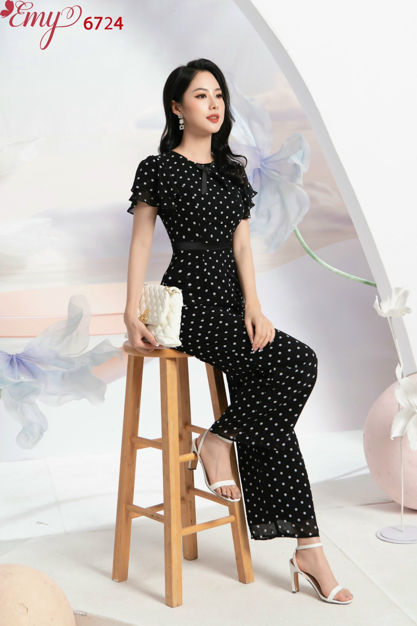 Đầm EMY EM6724 Jump Cổ Tròn Phối Bi