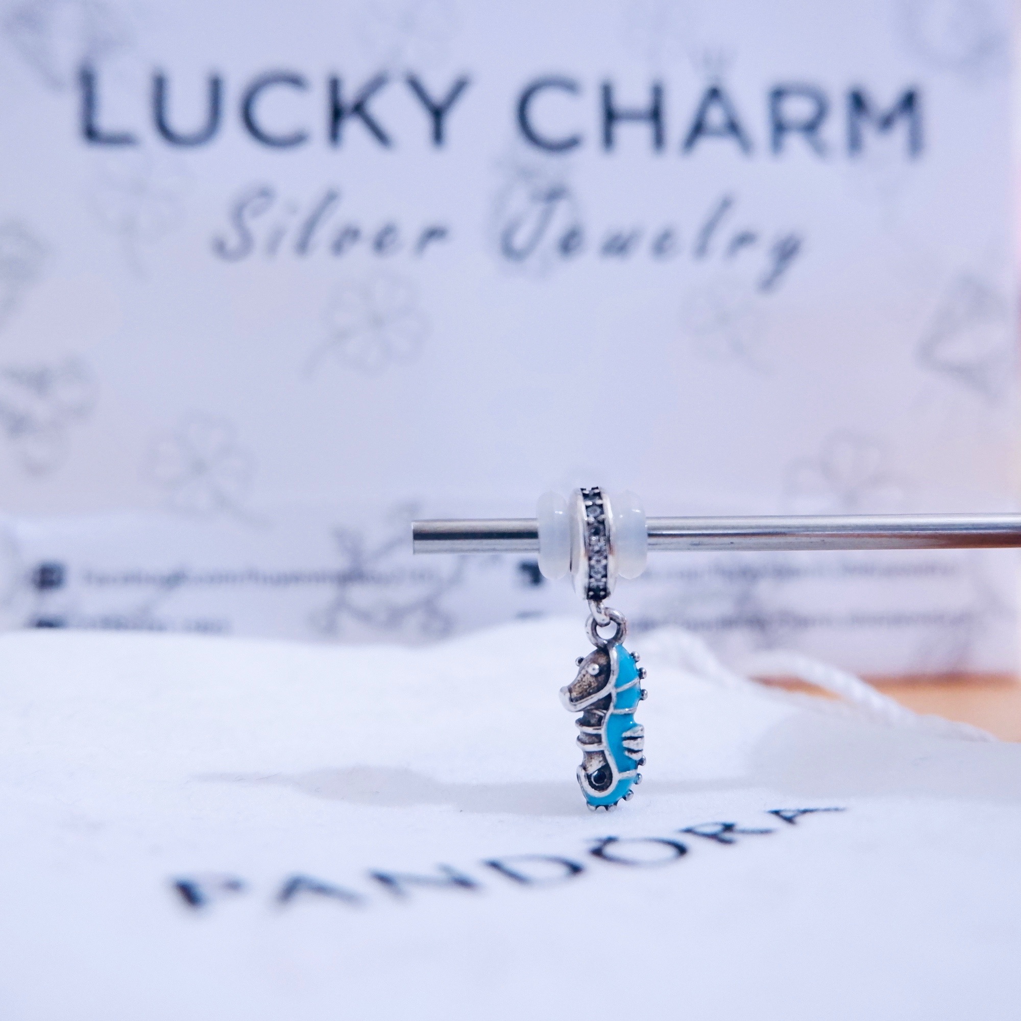 Charm thả cá ngựa bạc 925