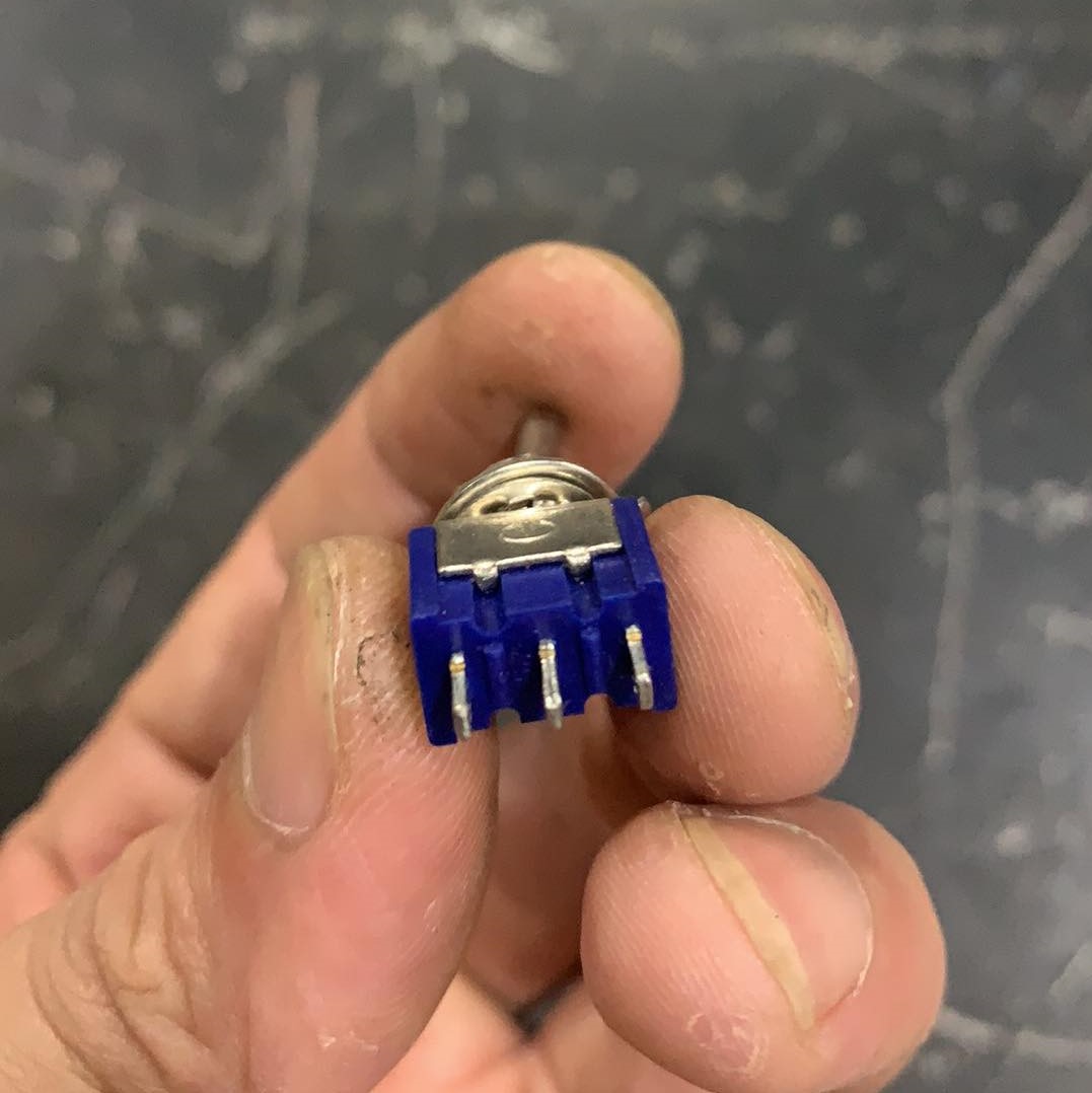 CÔNG TẮC GẠT MTS-103 3A/250V 6A/125V