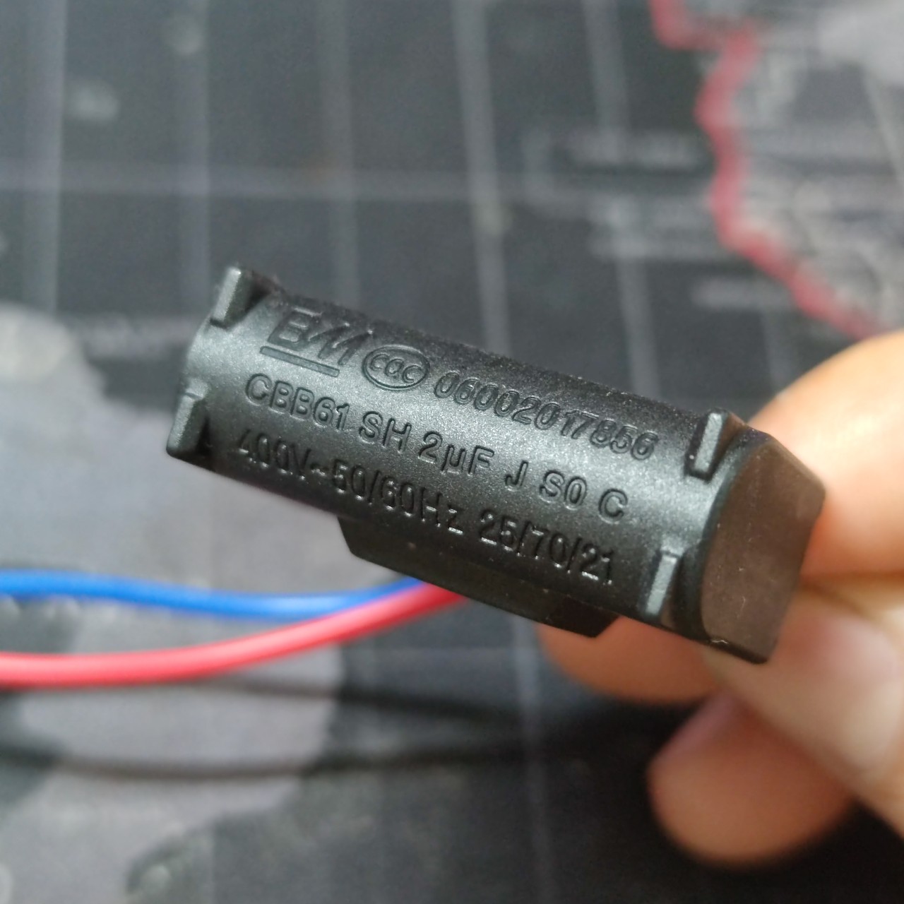 Tụ quạt 2uf 400vac - tụ quạt tai cài bắt ốc