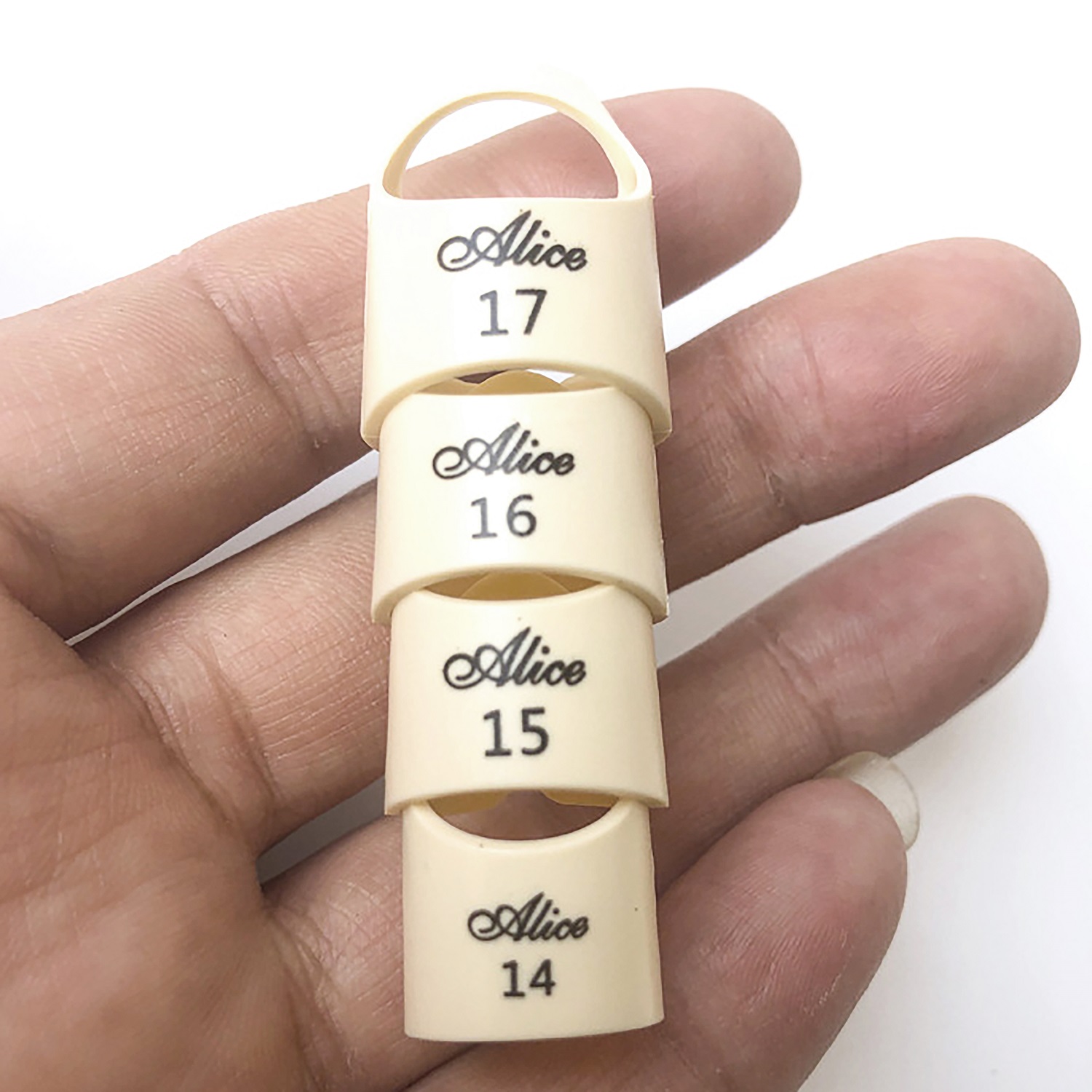 Móng đeo Alice gảy đàn Guitar cho tay phải