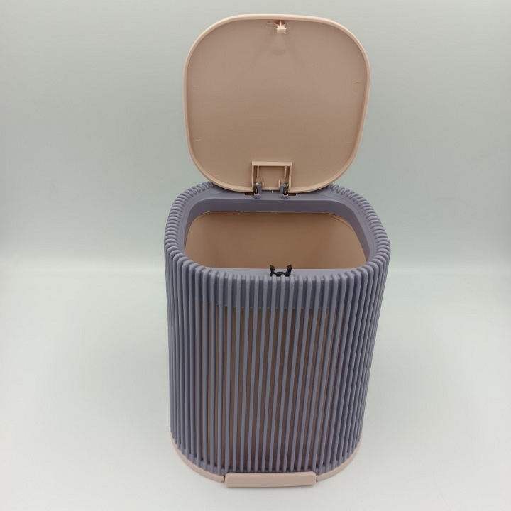 Beautiful and practical office desktop mini plastic trash can be used