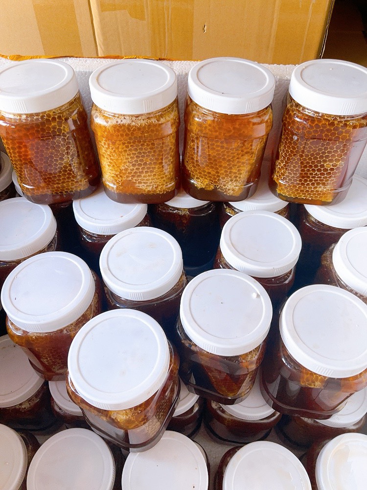 Mật Ong nguyên sáp (mật ông bánh tổ) hủ 1kg