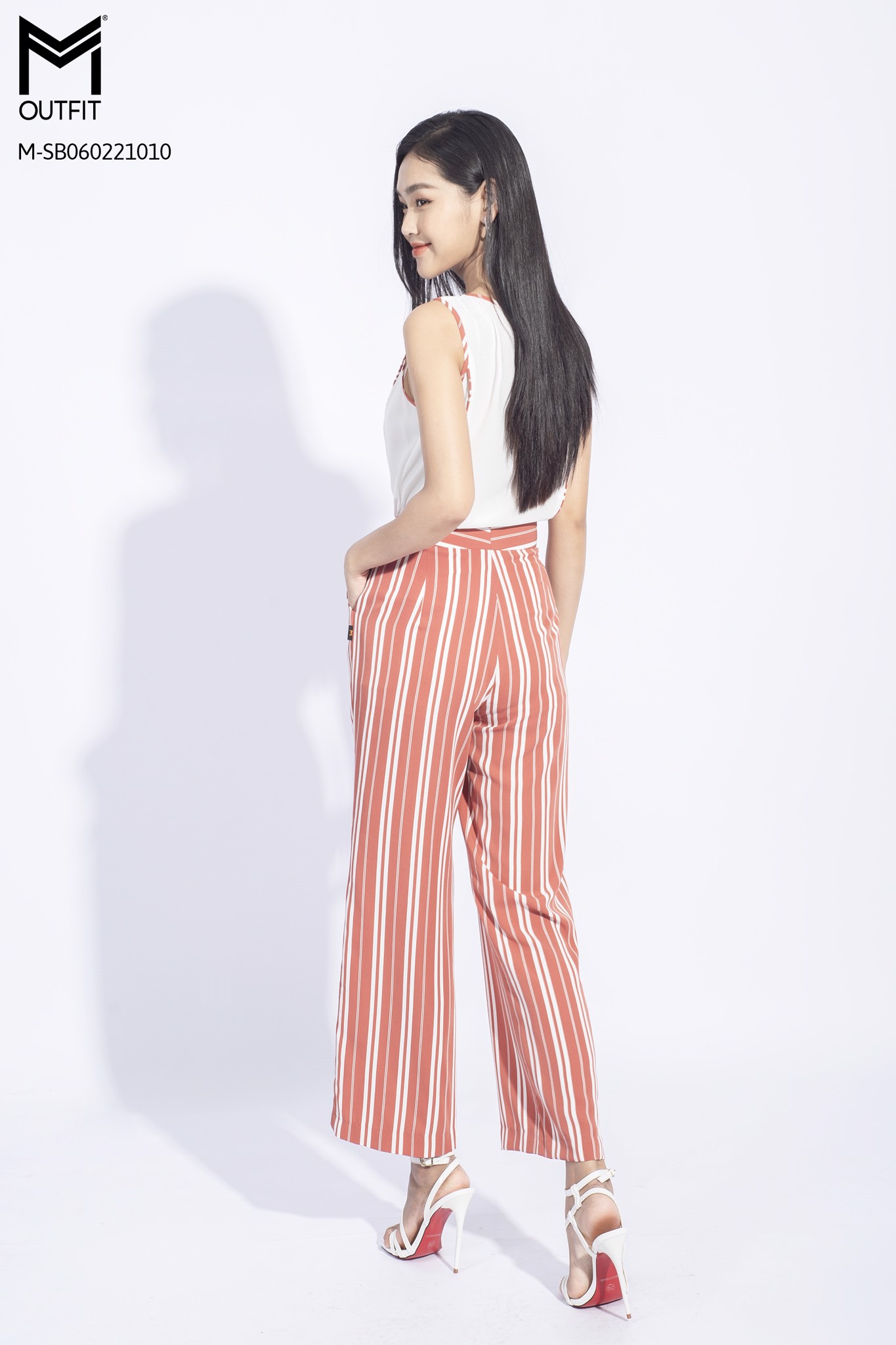Set bộ. Áo sát nách cổ V, quần dài - mmoutfit