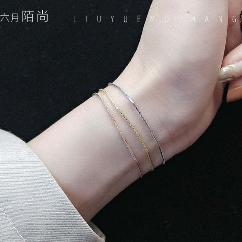 Lắc Tay Nữ Sợi Mì Titan Ko Đen TT 2754