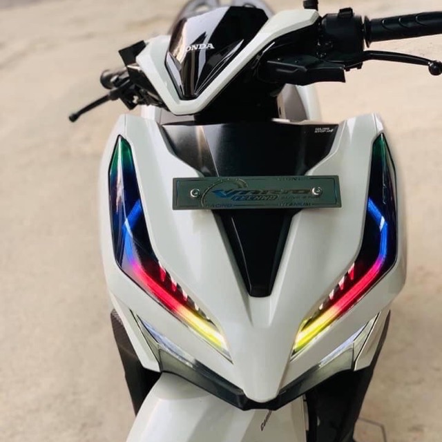 Dán pha đèn xi nhan Vario 2018 2019 2020 Nền Đen DeCal
