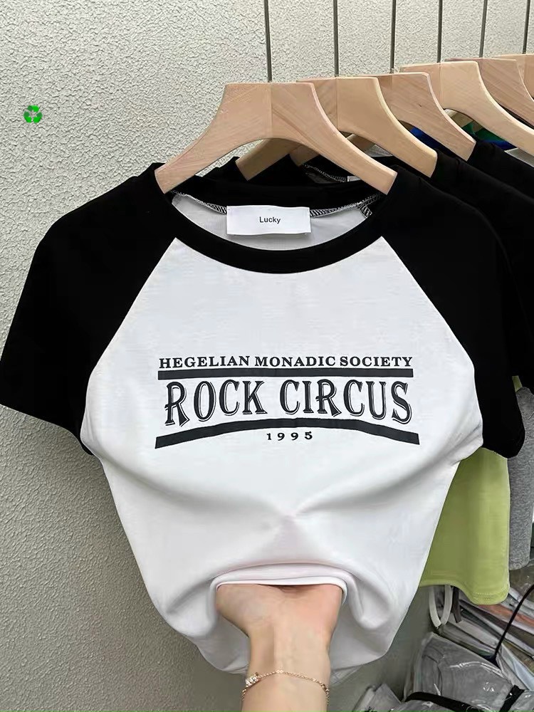 Áo kiểu croptop tay ngắn màu đen in chữ rock cực xinh , chất thun bozip mềm mịn