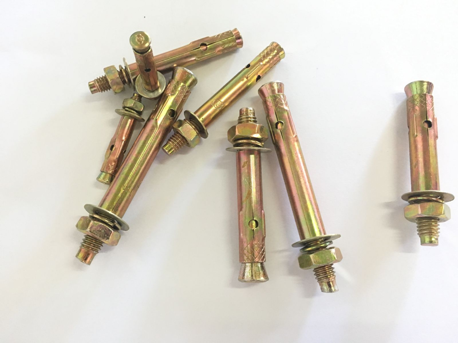 Iron expansion bolts zinc cement (According to the expansion of millet)