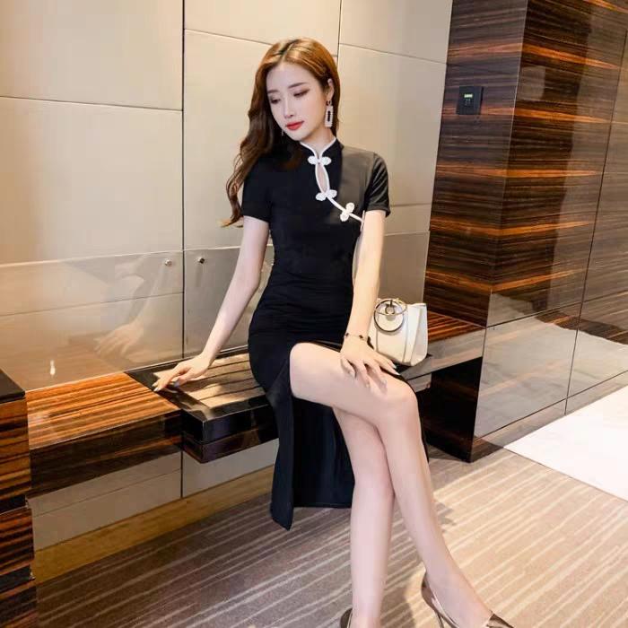 Đầm body kiểu dáng sườn xám