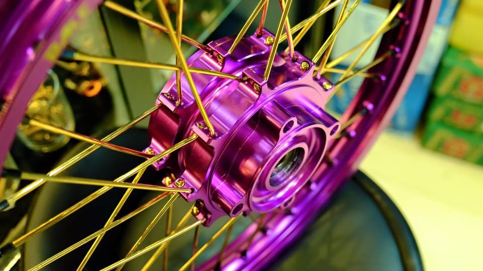 Bộ căm vàng OSK mẫu mới, căm nhập Thailand, thích hợp gắn cho mọi loại đùm hiện nay, có đủ size- căm xe màu vàng chân đen chính hãng osk nhập khẩu