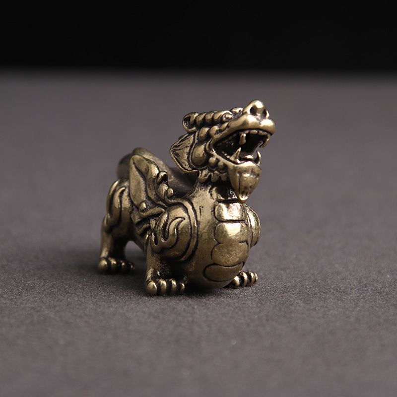 Tượng Nhỏ Bằng Đồng Hình Kỳ Lân (Kích Thước: 5.2 x 3.3cm)
